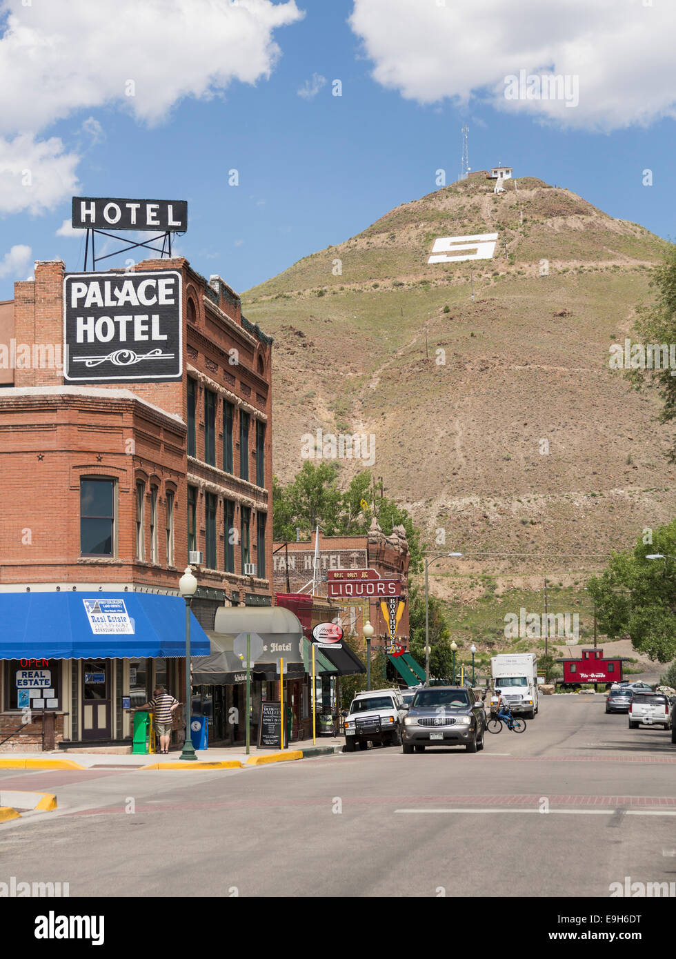 Strada principale di salida, Colorado, Stati Uniti d'America - con hotel e negozi Foto Stock