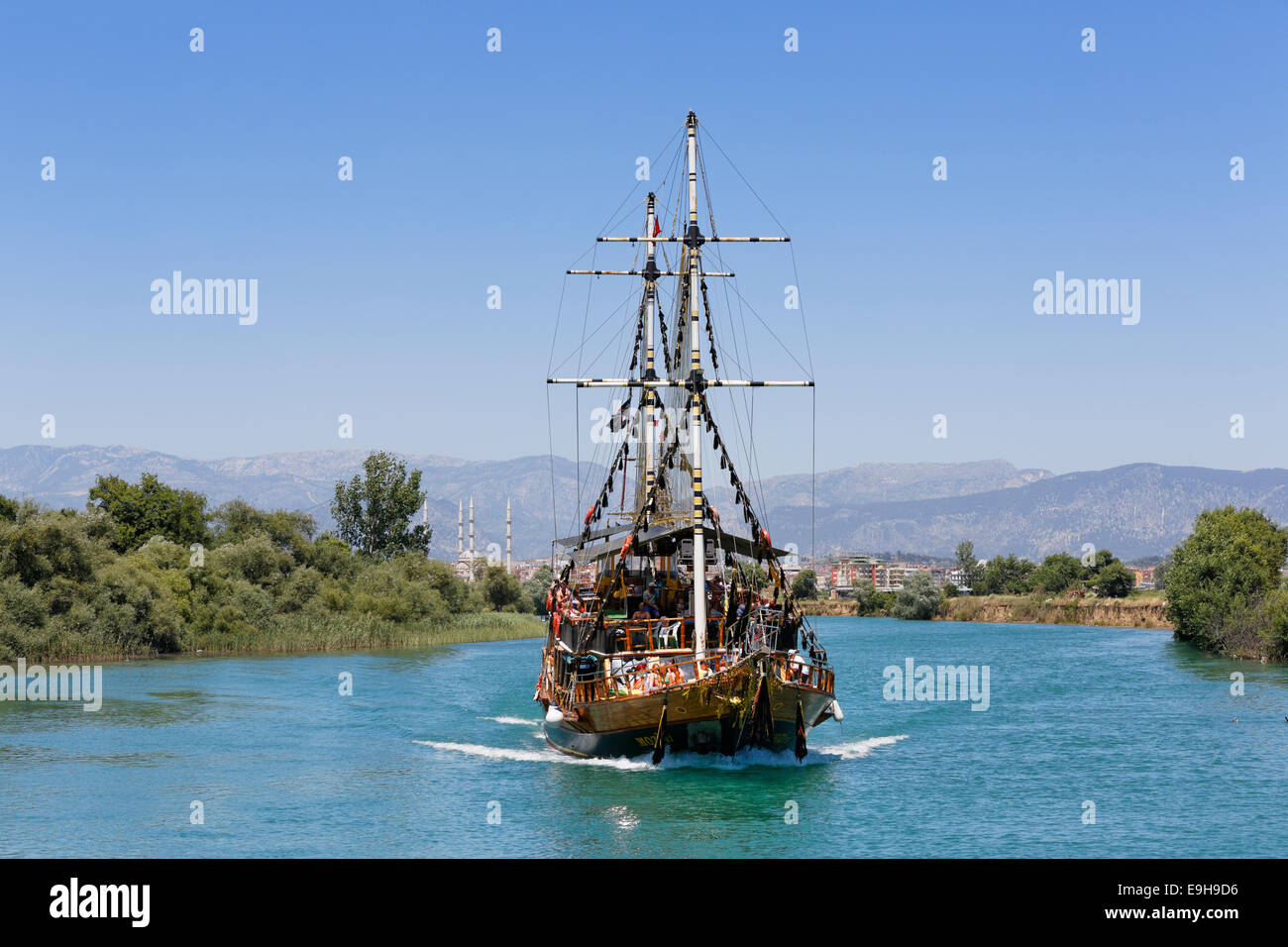 Escursione in barca sul fiume Manavgat, vicino a Manavgat, Provincia di Antalya, Turchia Foto Stock
