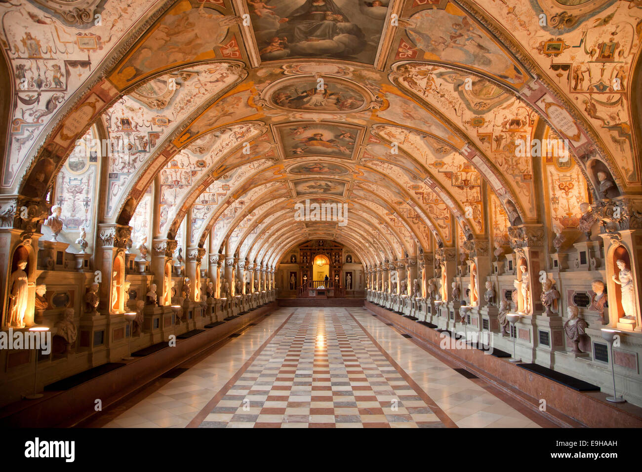 Statue nel Rinascimento Antiquarium o Hall di antichità nella residenza di Monaco di Baviera, Monaco di Baviera, Baviera, Baviera, Germania Foto Stock