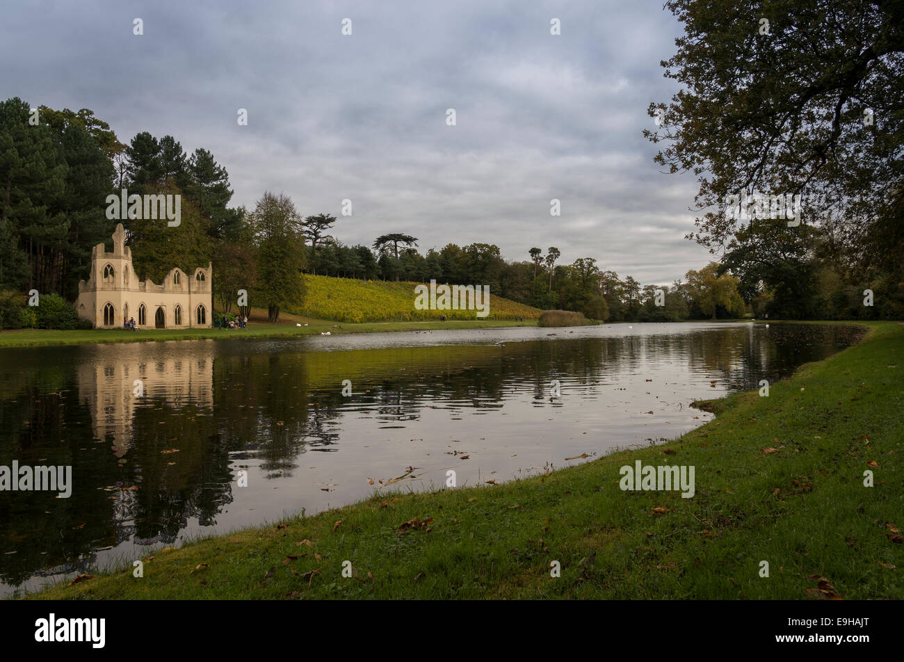 Painshill Park, Cobham in autunno Foto Stock