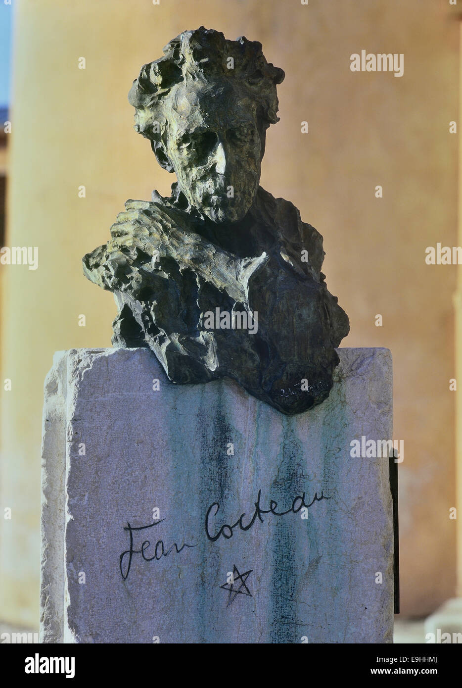 Busto di Jean Cocteau a Villefranche-sur-Mer. Francia. Scultore Jacques Lipchitz (1891-1973) Dipartimento Alpi Marittime in Provenza-Alpi-Côte d'A. Foto Stock