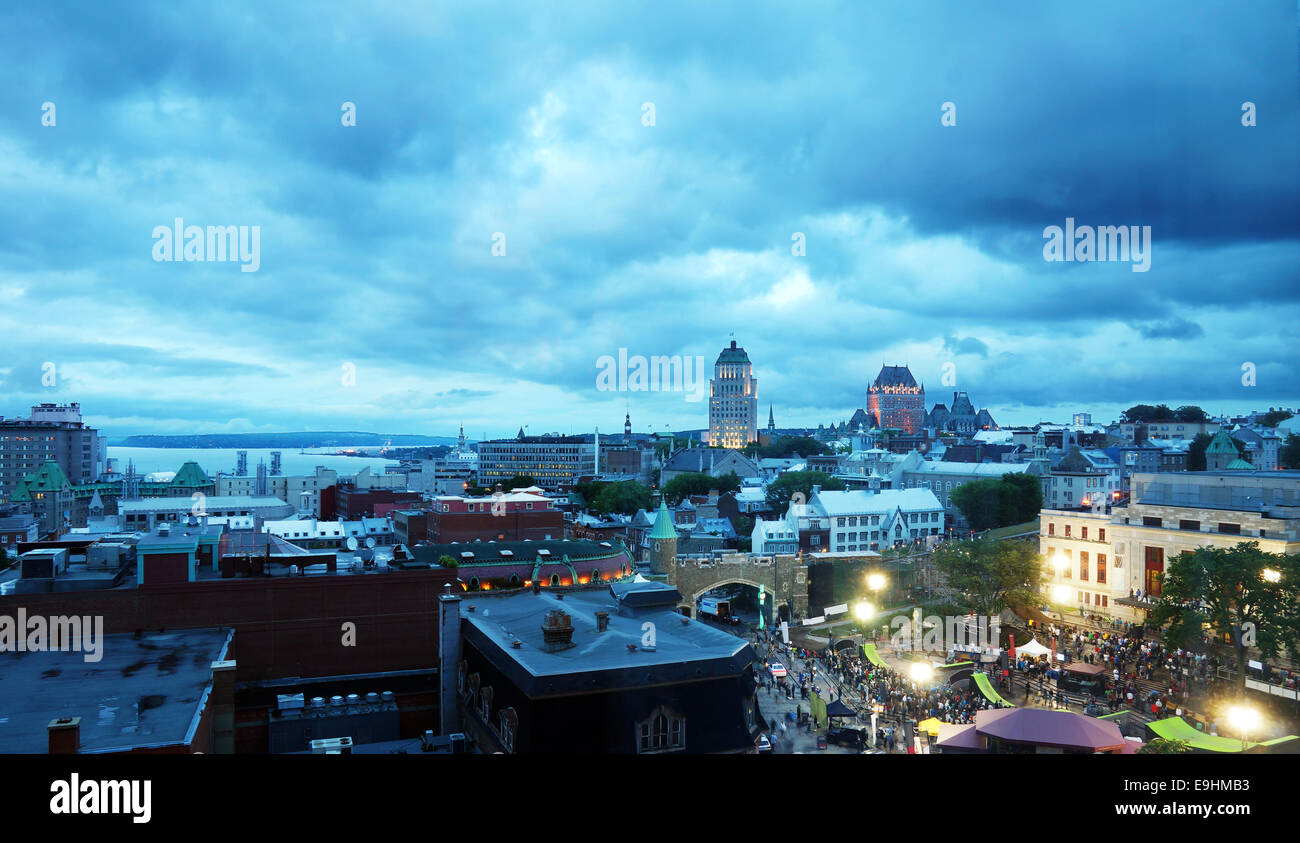 Vecchia Quebec city skyline e sport estremo caso di notte Foto Stock