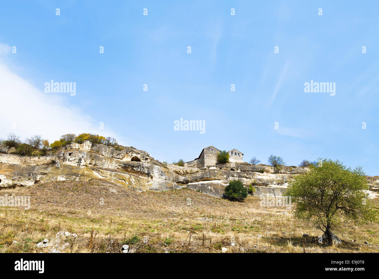 Città medievale chufut-kale sulle montagne di gorge mariam-derôme in Crimea Foto Stock