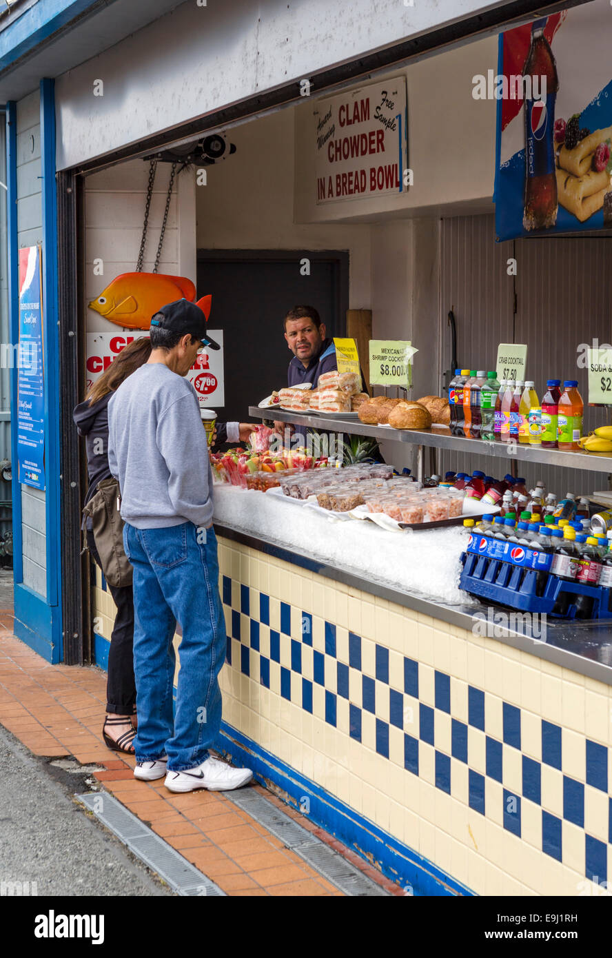 Takeaway ristorante di pesce sul vecchio Pontile del Pescatore, Monterey, California, Stati Uniti d'America Foto Stock