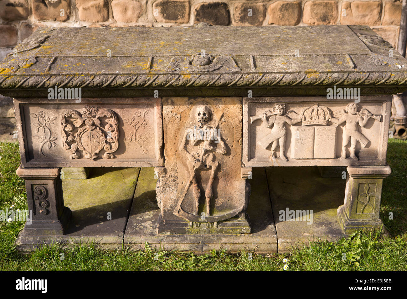 Regno Unito, County Durham, Barnard Castle, St Mary sagrato, George tramoggia della tomba di tabella Foto Stock