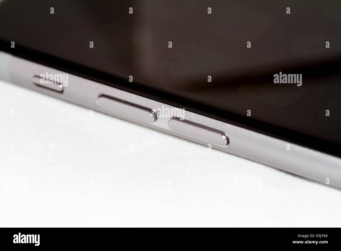 Apple iPhone 6 pulsanti volume su e giù con interruttore di blocco rotazione  Foto stock - Alamy