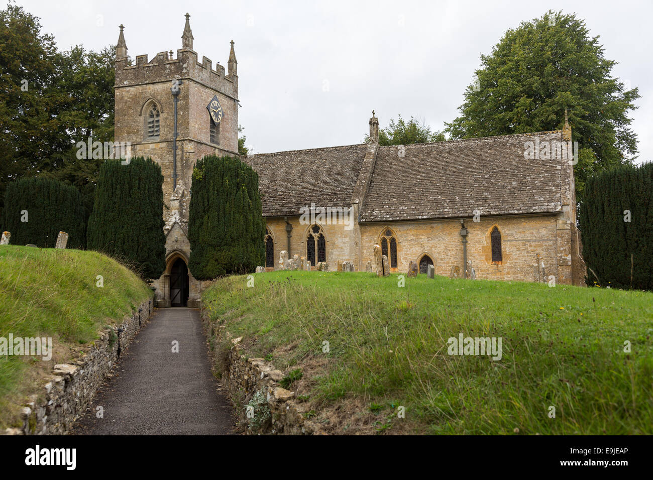 Vecchia Chiesa di Cotswold Distretto di Inghilterra Foto Stock