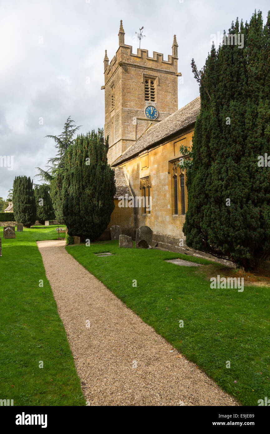 Vecchia chiesa di Cotswold Distretto di Inghilterra Foto Stock