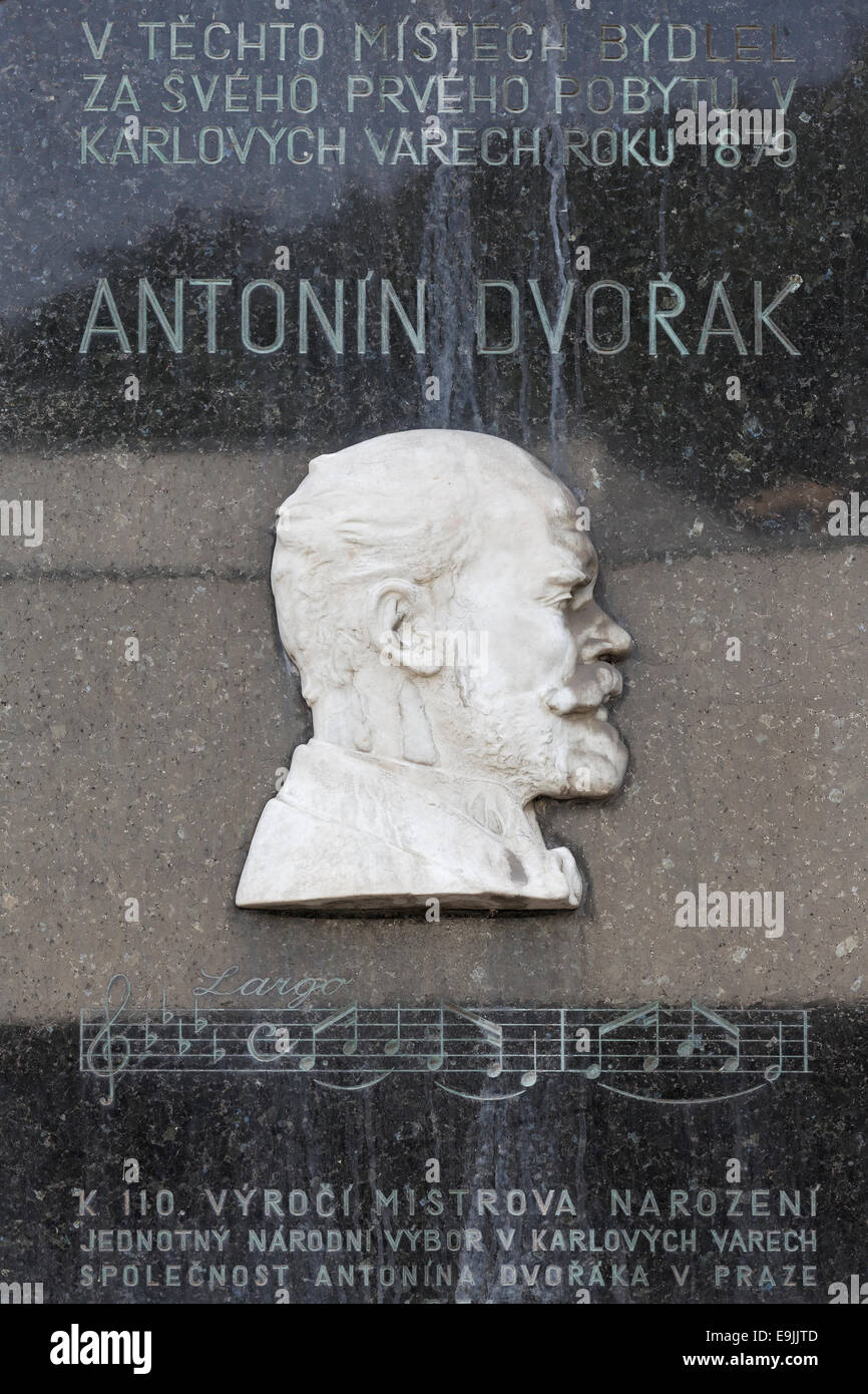 Lapide che ricorda il compositore Antonin Dvorak, Karlovy Vary, Regione di Karlovy Vary, Bohemia Repubblica Ceca Foto Stock
