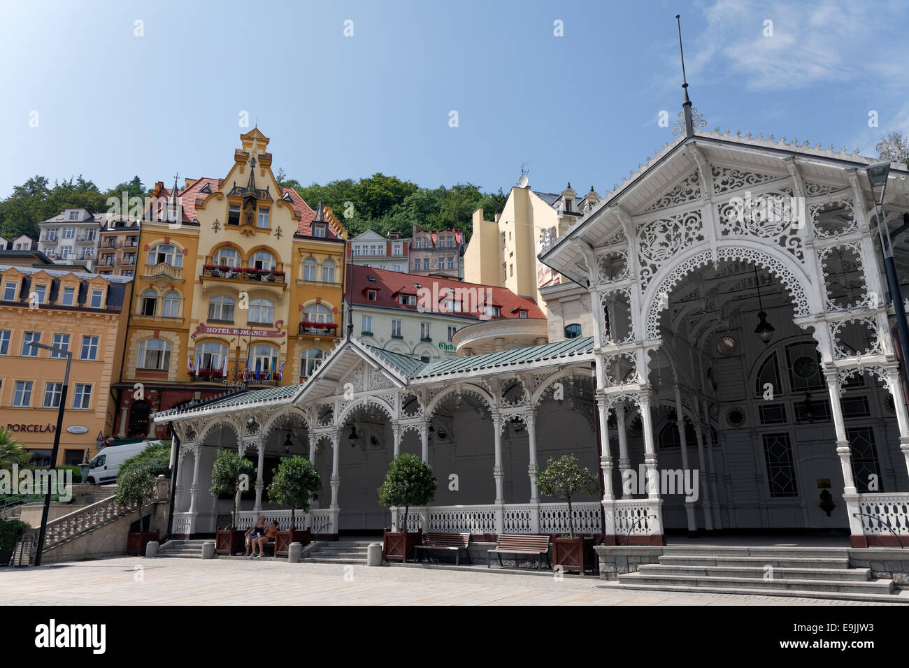 Storico gazebo in legno, mercato colonnato a molla, Karlovy Vary, Regione di Karlovy Vary, Bohemia Repubblica Ceca Foto Stock