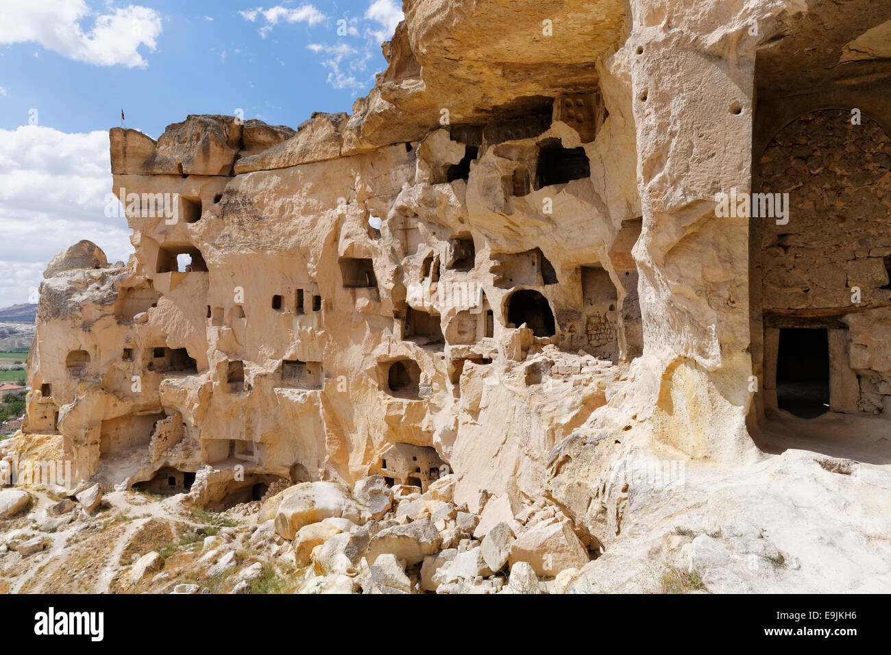 Antichi insediamenti rupestri, Çavuşin, parco nazionale di Göreme, Nevşehir Provincia, Cappadocia, Anatolia centrale regione, Anatolia Foto Stock