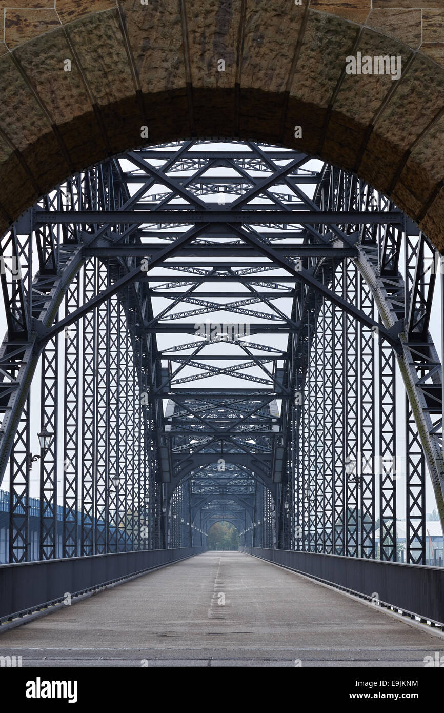 Brücke über die Elbe in Hamburg von 1889 Foto Stock