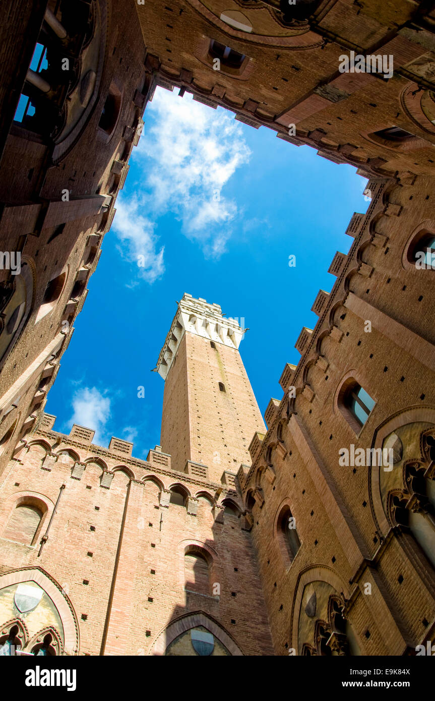 Torre del Mangia a Siena, Toscana, Italia Foto Stock