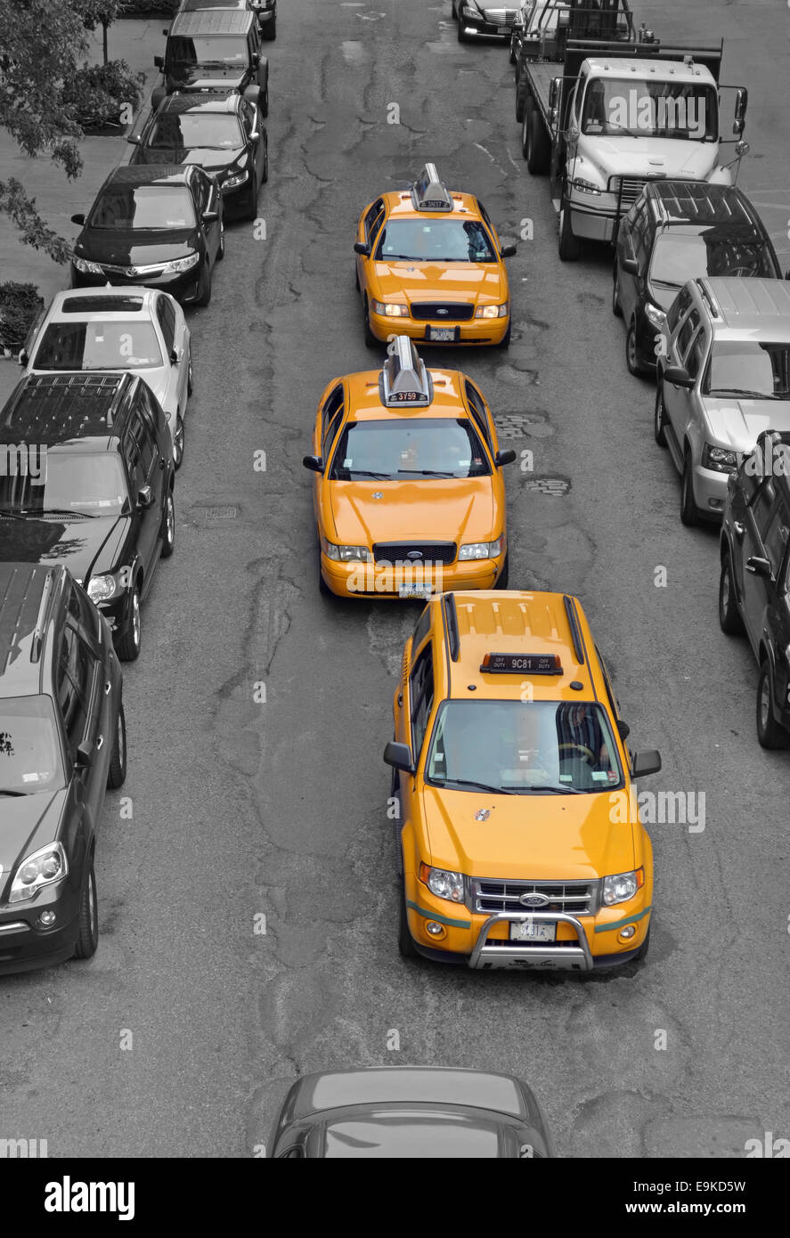 Taxicabs sul lato ovest di Manhattan come visto dalla linea alta. Colori manipolato in Photoshop Foto Stock