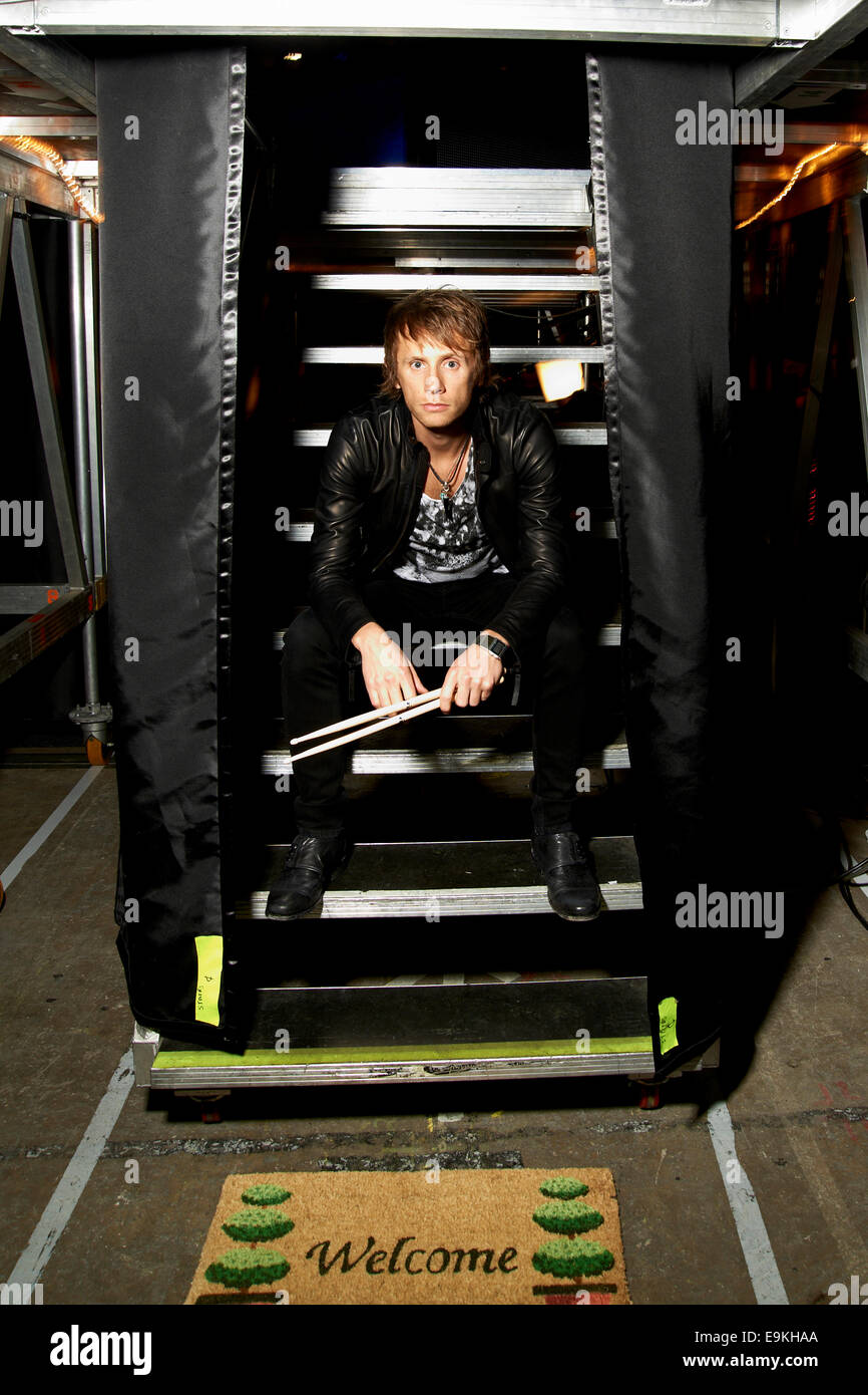 Il batterista, Dom Howard dei Muse Foto Stock