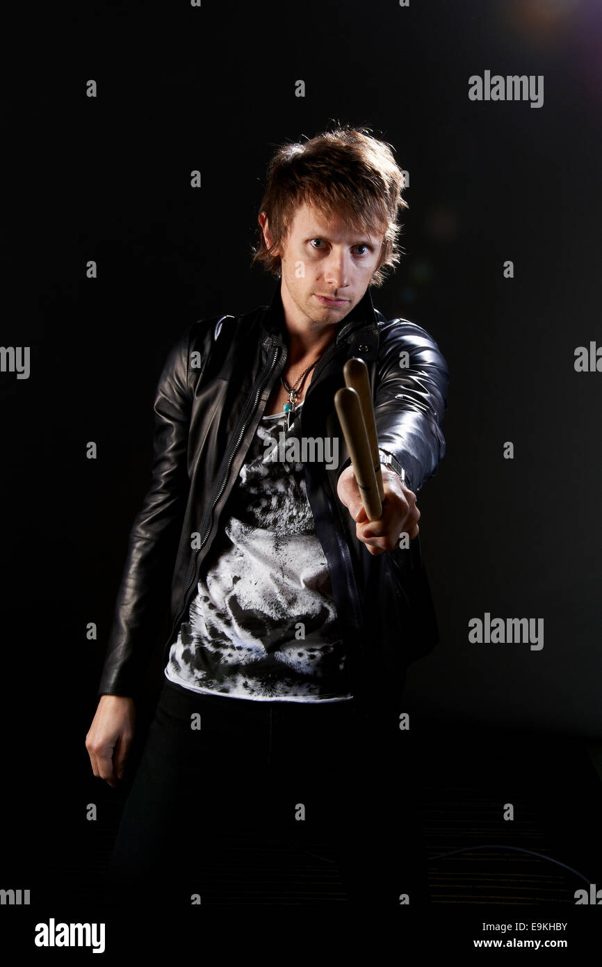 Il batterista, Dom Howard dei Muse Foto Stock