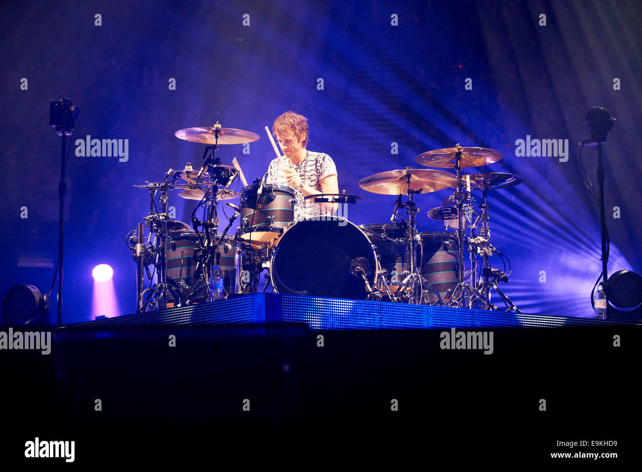 Il batterista, Dom Howard dei Muse Foto Stock