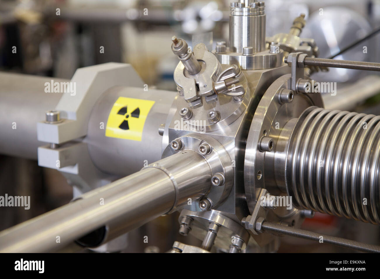 I dettagli delle apparecchiature nel laboratorio nucleare, acceleratore ionico Foto Stock