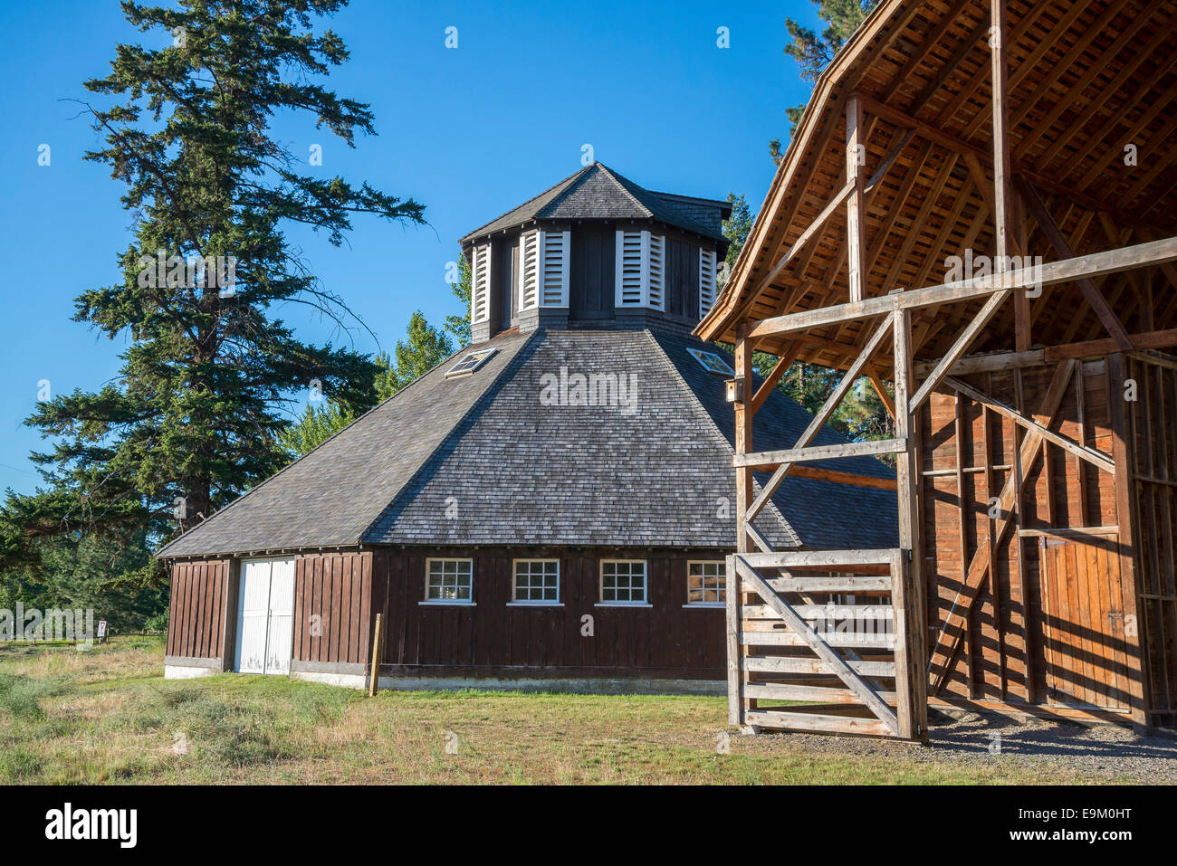 Storico caseificio ottagonale granaio, Fintry Parco Provinciale, Okanagan Valley, British Columbia, Canada Foto Stock