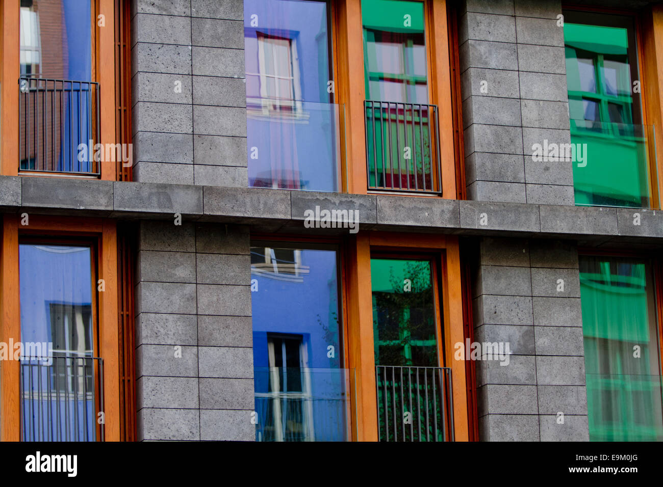 Berlin windows colorfull balcone plain Foto Stock