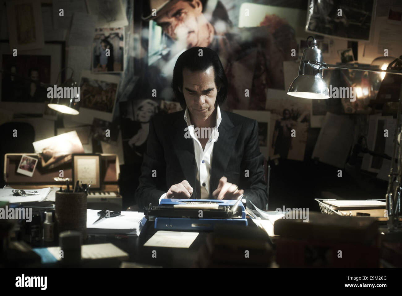 20.000 giorni sulla terra è un 2014 British film documentario co-scritto e diretto da Iain Forsyth e Jane Pollard. Nick Cave anche Foto Stock