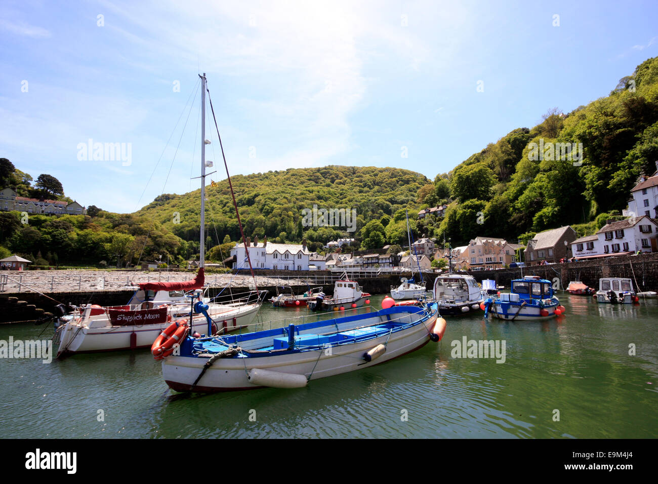 Barche nel porto di Lynmouth in Devon Foto Stock