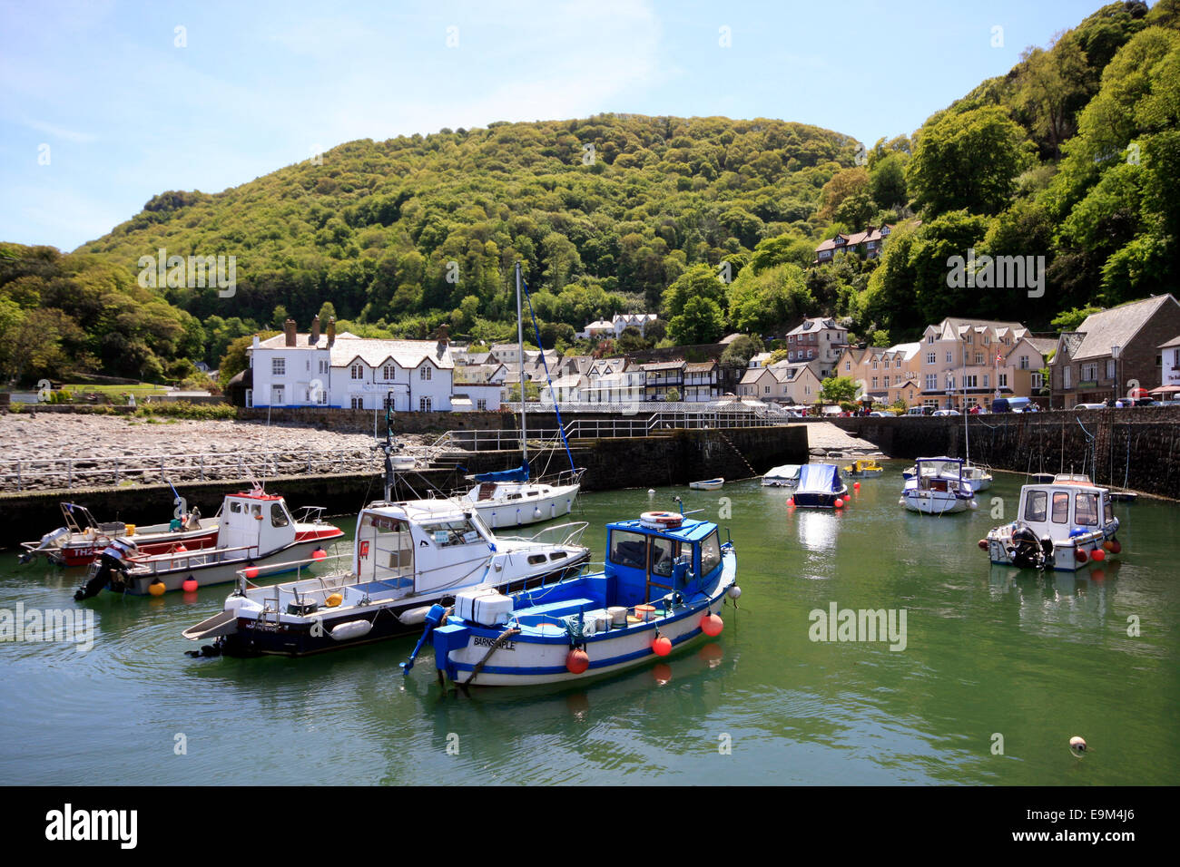 Barche nel porto di Lynmouth in Devon Foto Stock