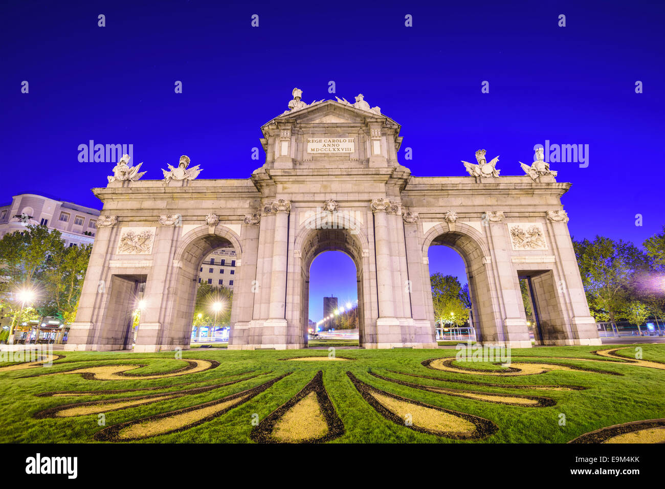 Puerta De Alcala cancello in Madrid, Spagna. Foto Stock
