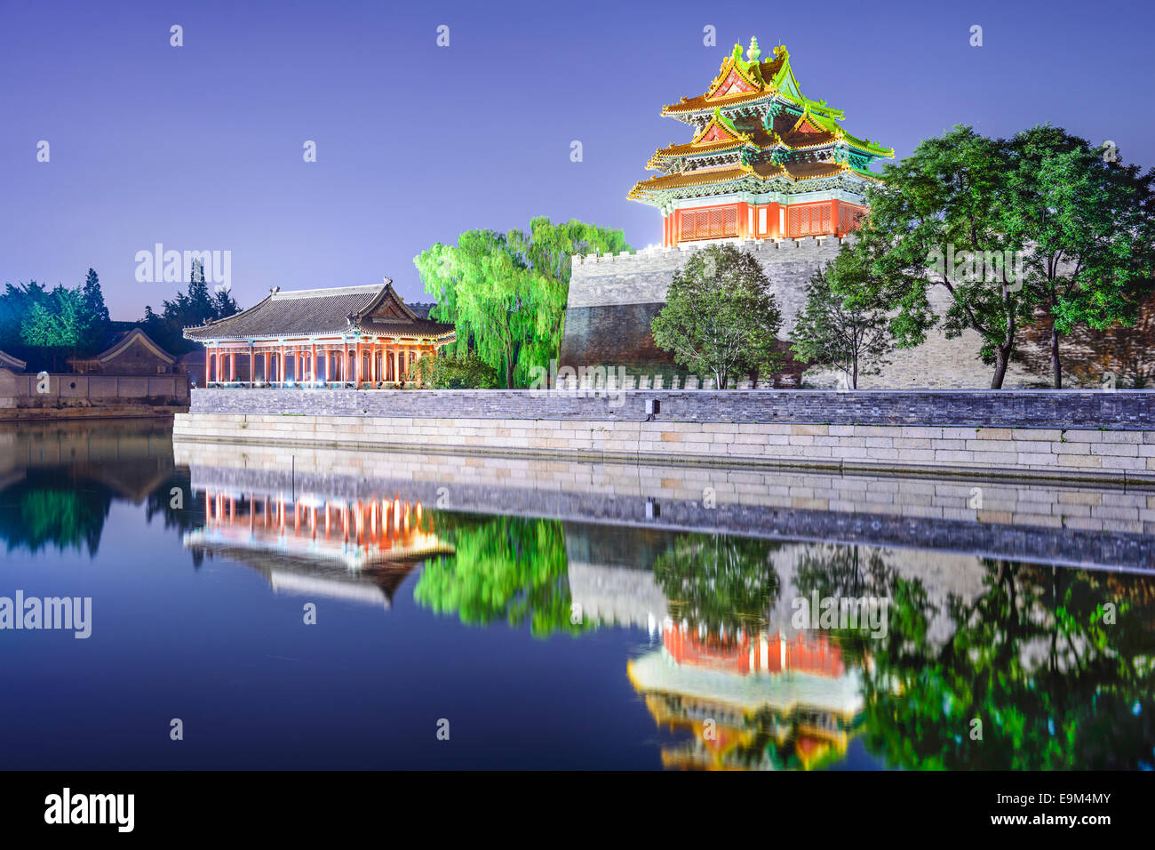 Città proibita fossato esterno a Pechino in Cina durante la notte. Foto Stock