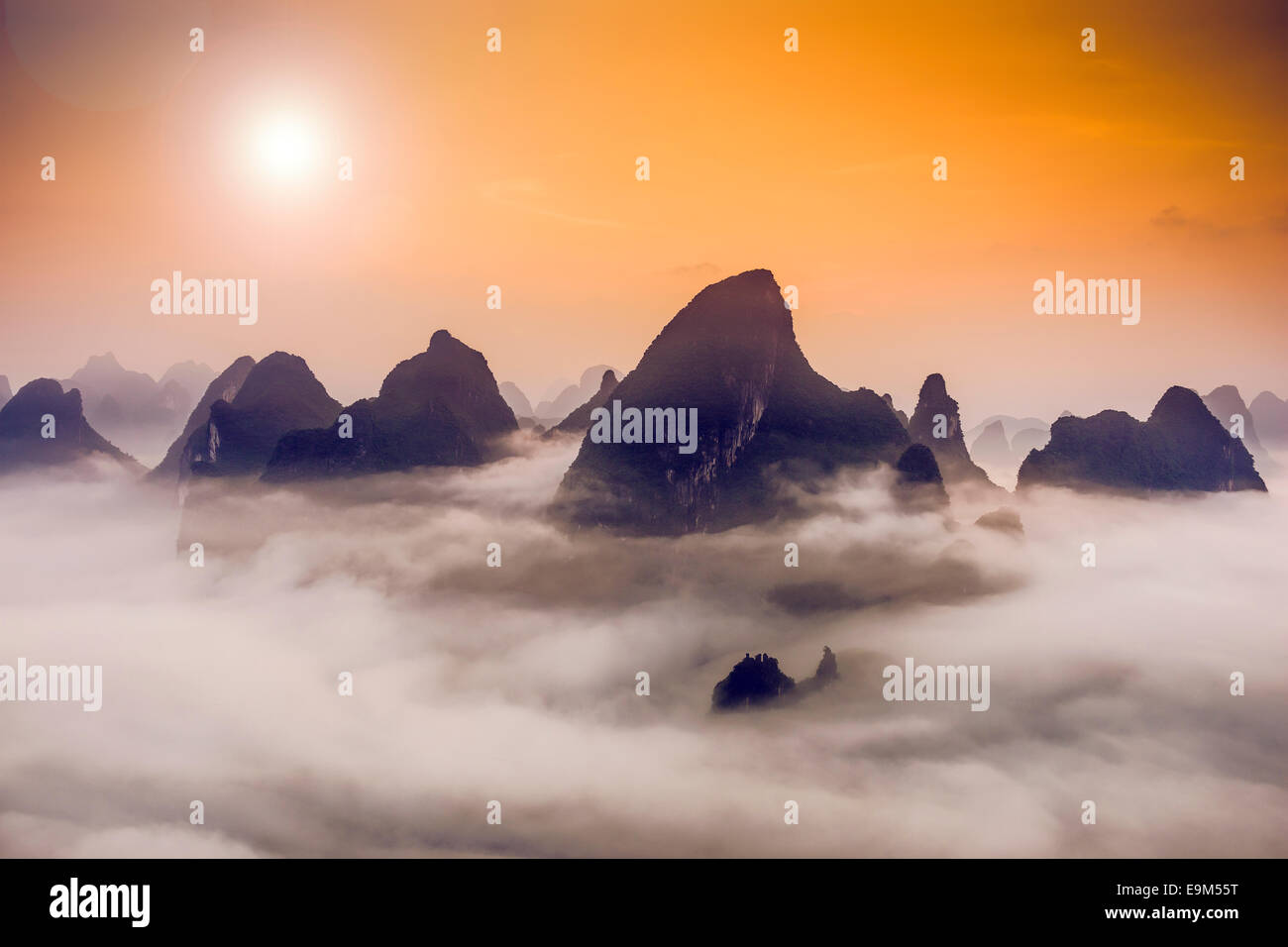 Montagne carsiche di Xingping, Cina. Foto Stock