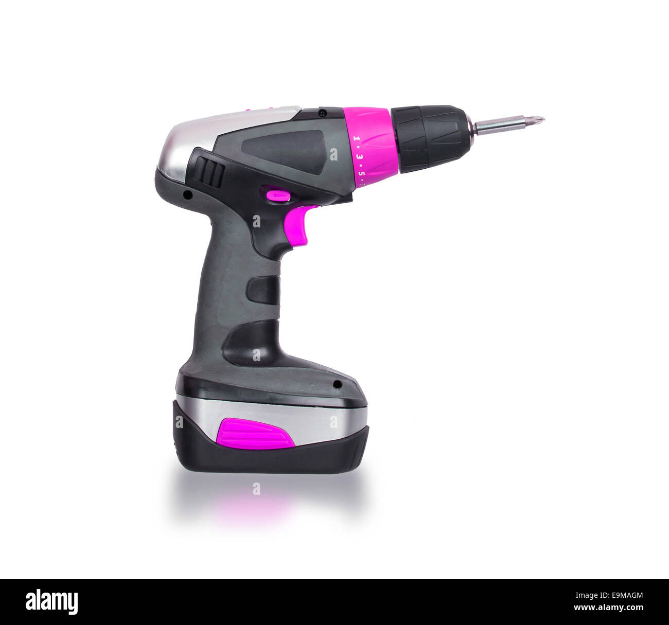 Giraviti a batteria o il trapano elettrico isolato su uno sfondo bianco Foto Stock