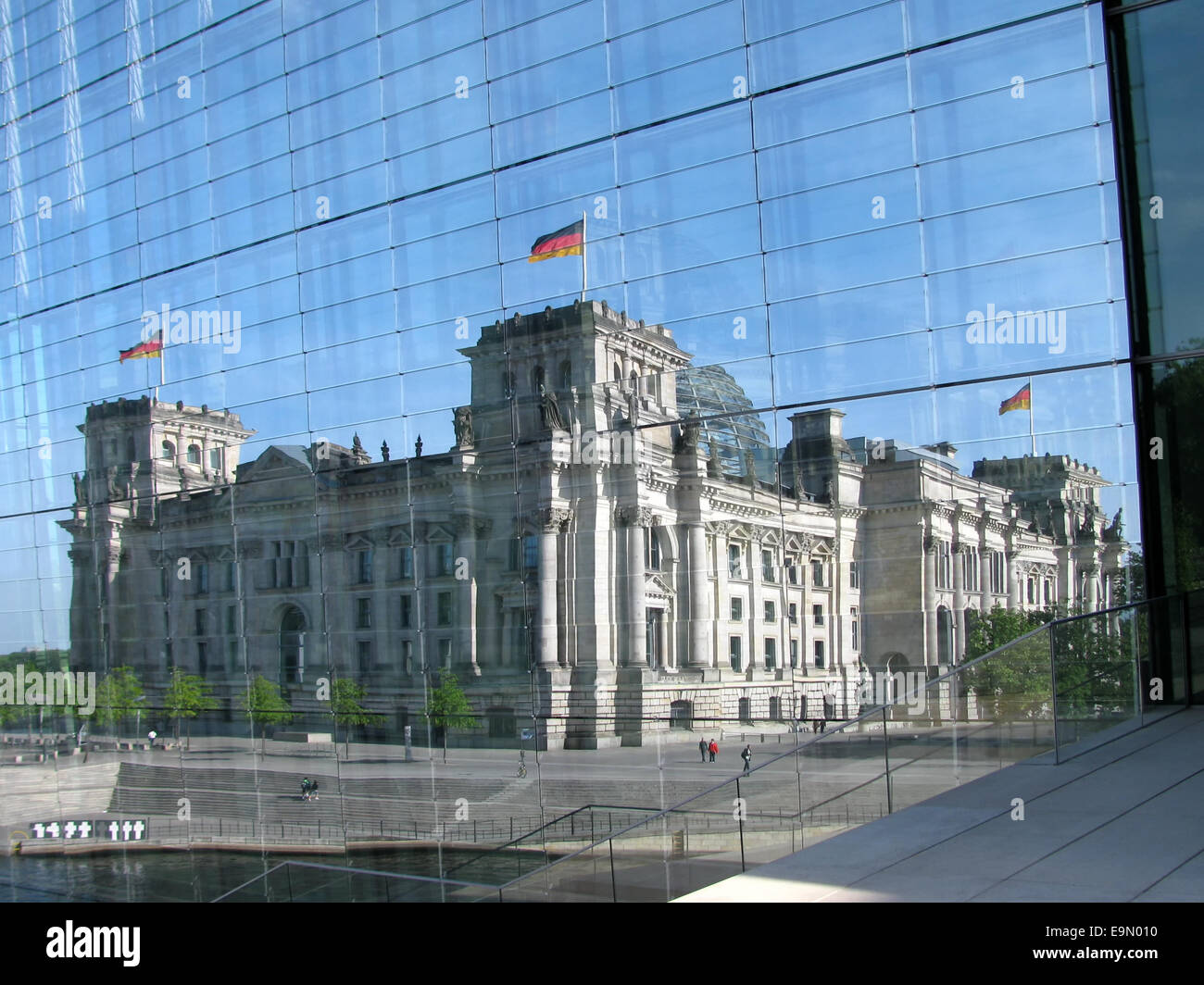 Vista sul palazzo del Reichstag a Berlino, Germania Foto Stock