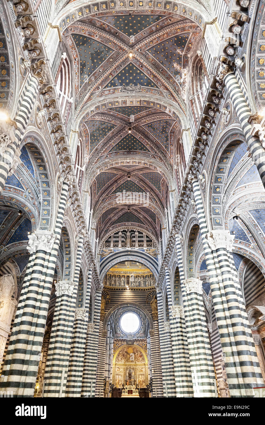 Nella cattedrale di Siena Foto Stock