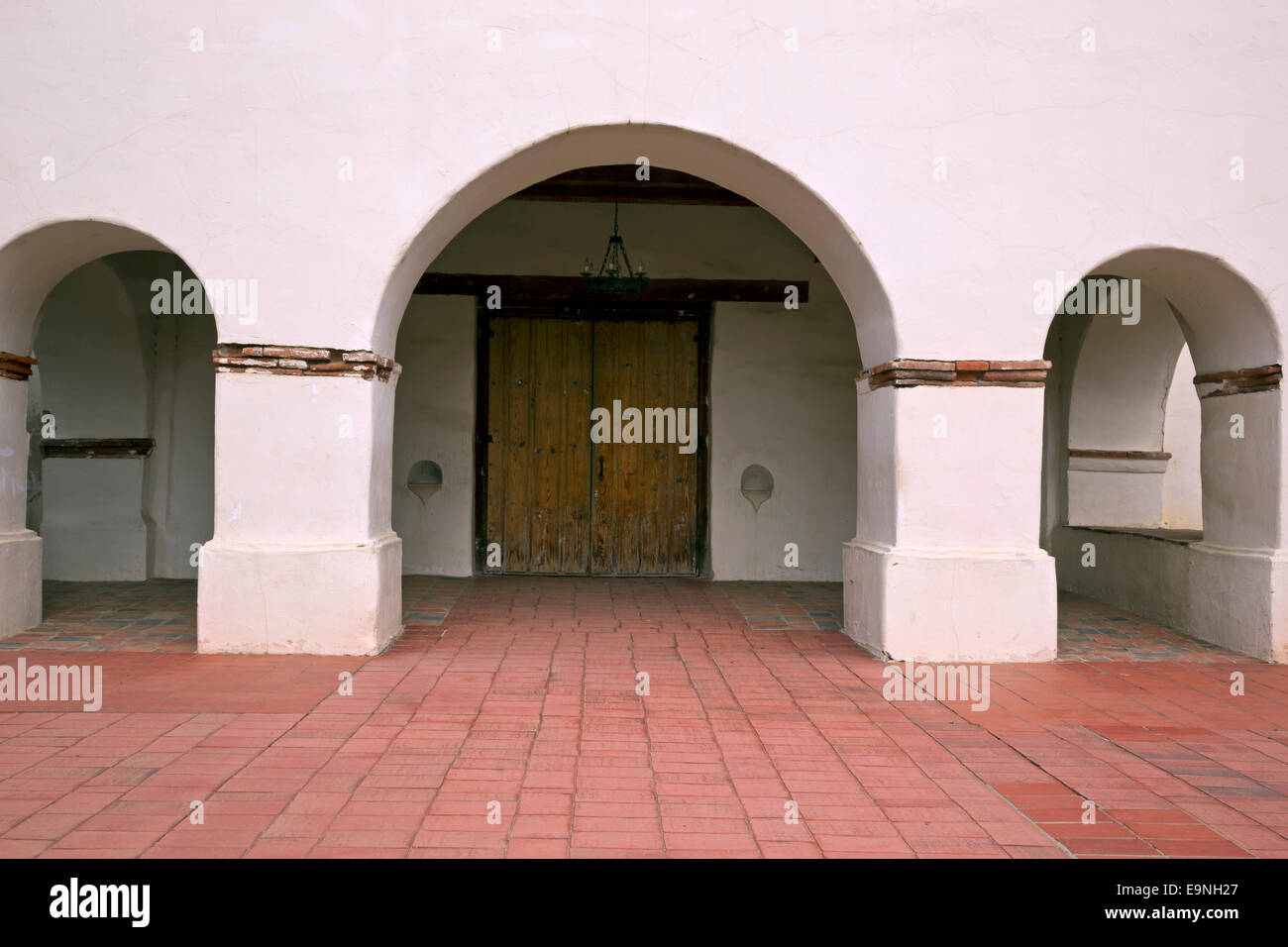 CA02361-00...CALIFORNIA - Ingresso alla Missione di San Juan Bautista al San Juan Bautista State Historic Park vicino Hollister. Foto Stock