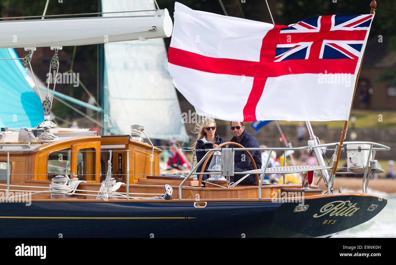 Olimpiadi e America's Cup vincendo sailor, Sir Ben Ainslie, a bordo del suo veramente Classic yacht con la fidanzata Georgie Thompson Foto Stock