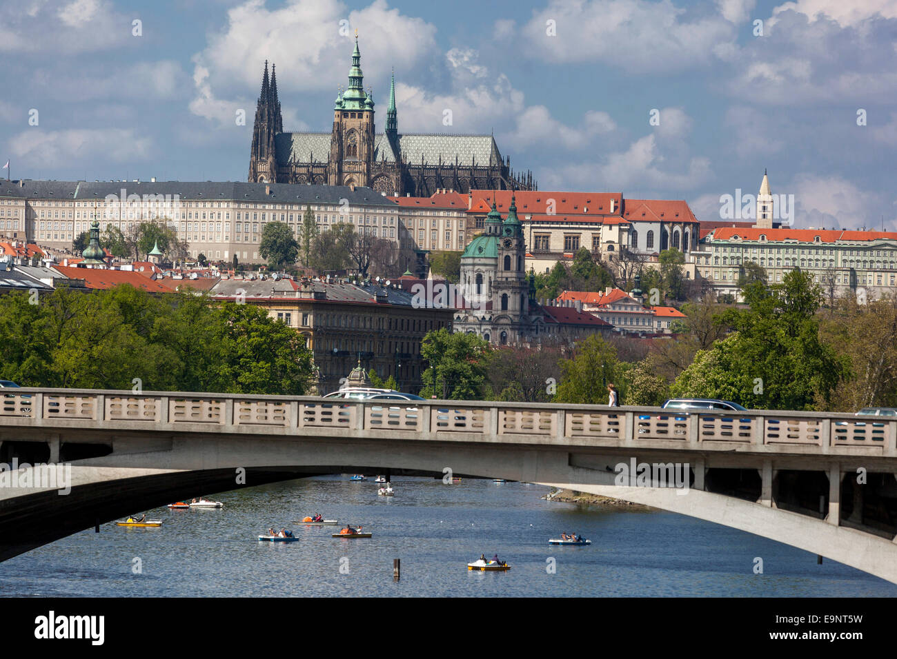 Panorama Praga Castello ponte fiume Moldava, Praga ponte Repubblica Ceca ponti Foto Stock