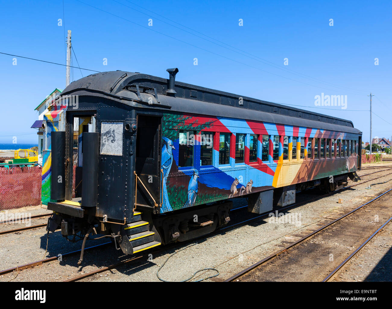 Skunk carrello del treno al capolinea in Fort Bragg, Mendocino, in California, Stati Uniti d'America Foto Stock