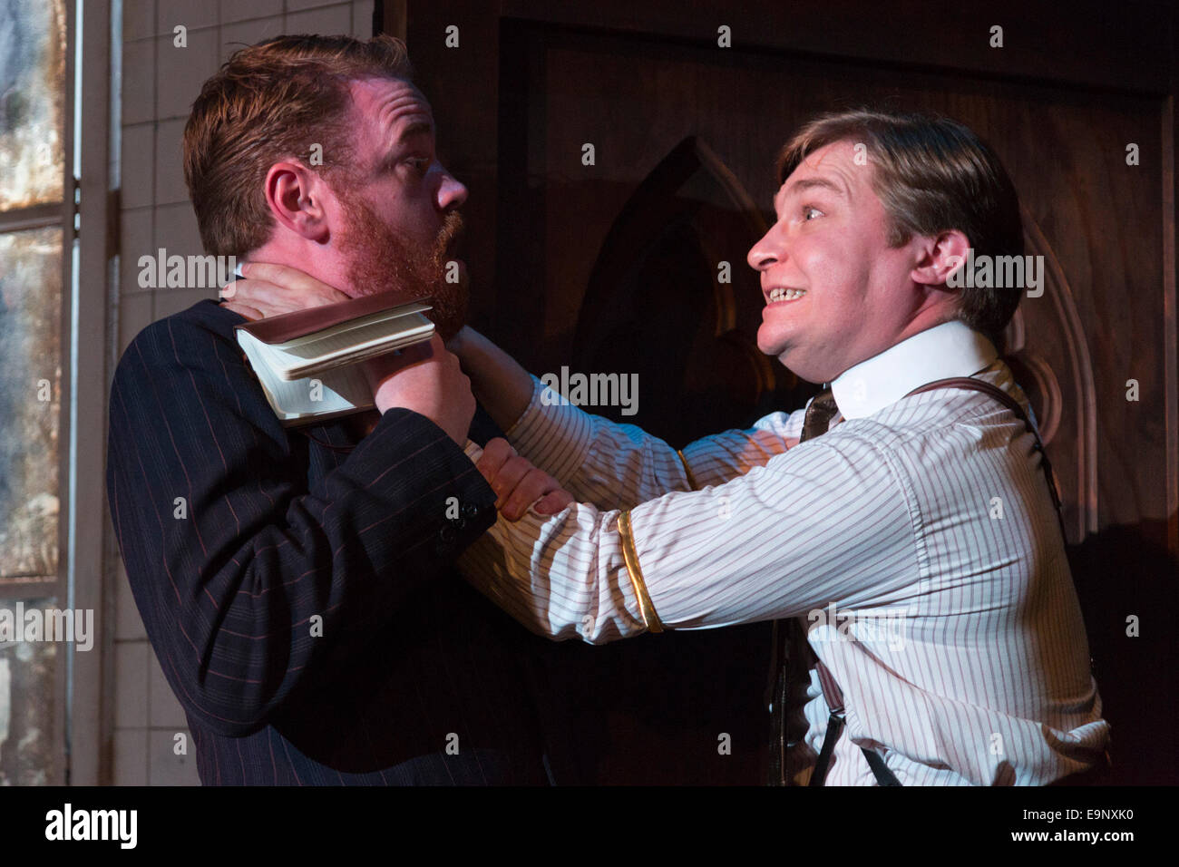 Theatre Royal Plymouth presenta Grand Guignol da Carl Grose a Southwark Playhouse, Londra Foto Stock