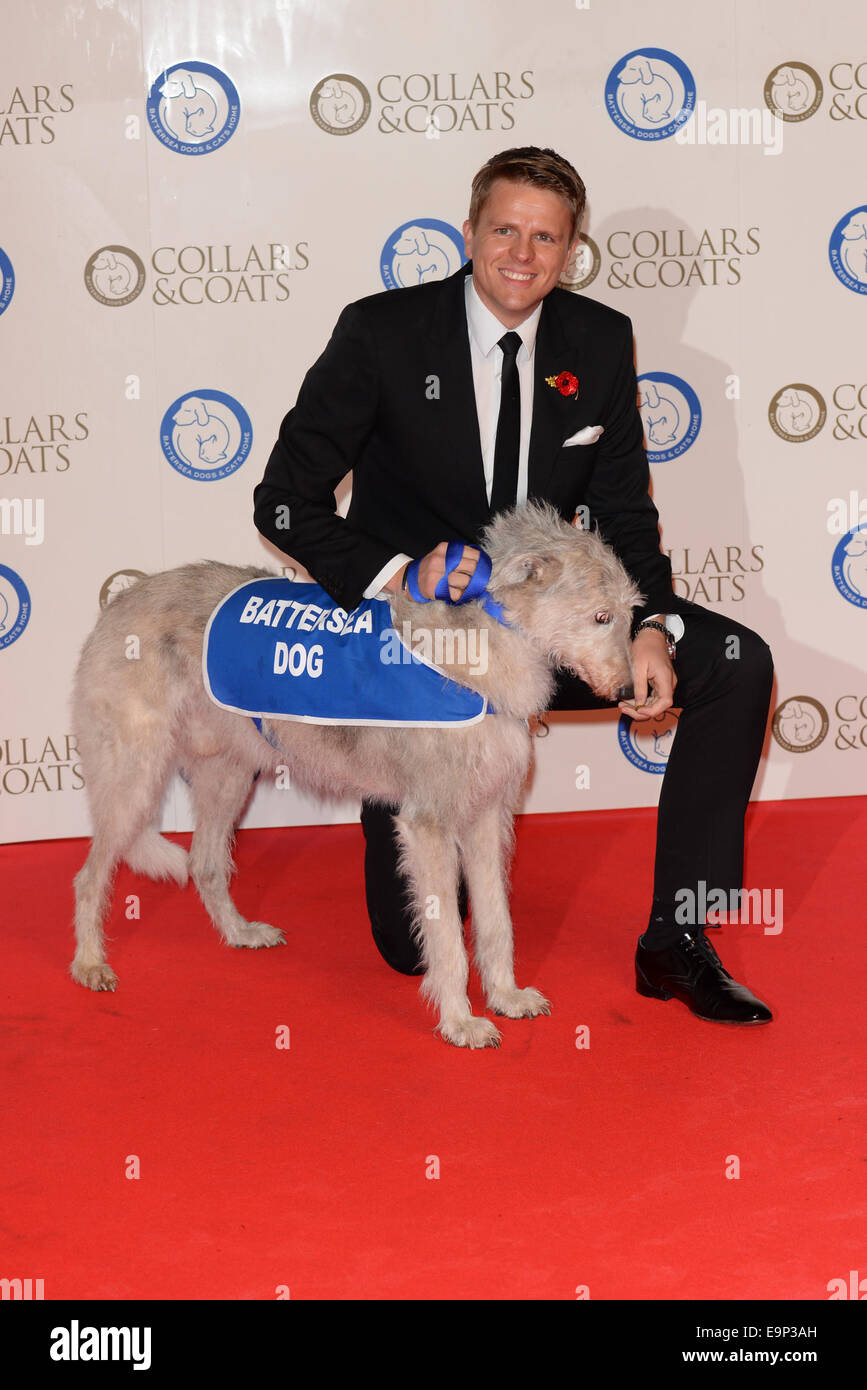 Londra, Regno Unito. Il 30 ottobre, 2014. Jake Humphrey assiste il 'collari & Cappotti Gala Ball' in onore di WW1 cani di servizio a Battersea Evolution a Londra. Credito: Vedere Li/Alamy Live News Foto Stock