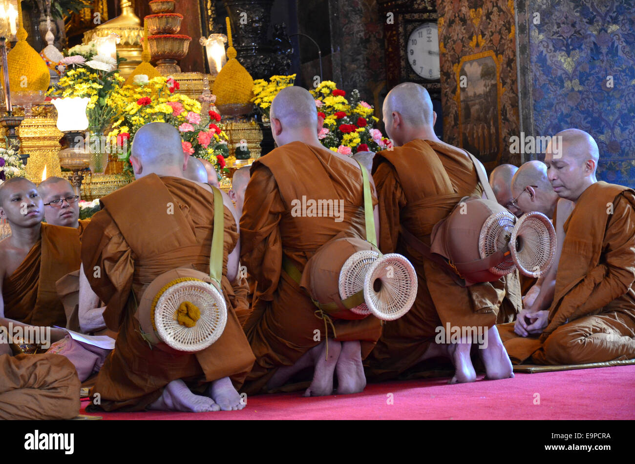 La cerimonia di ordinazione per i monaci buddisti, Bangkok, Thailandia Foto Stock