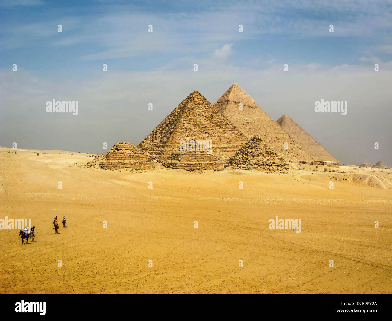 Vista generale delle piramidi di Giza in Egitto. Foto Stock