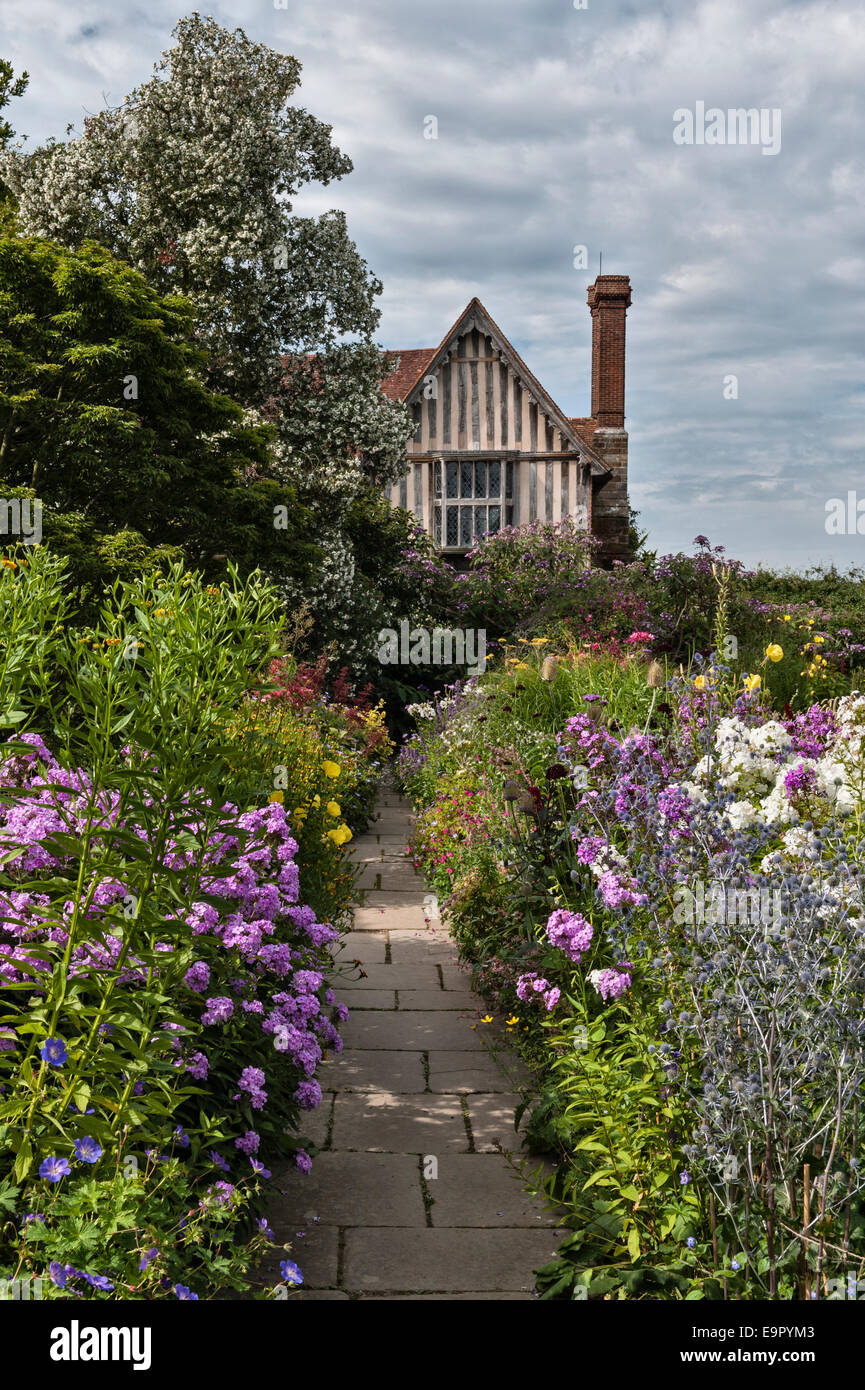 The Barn Garden at Great Dixter, East Sussex, Regno Unito - i giardini creati e resi famosi da Christopher Lloyd Foto Stock