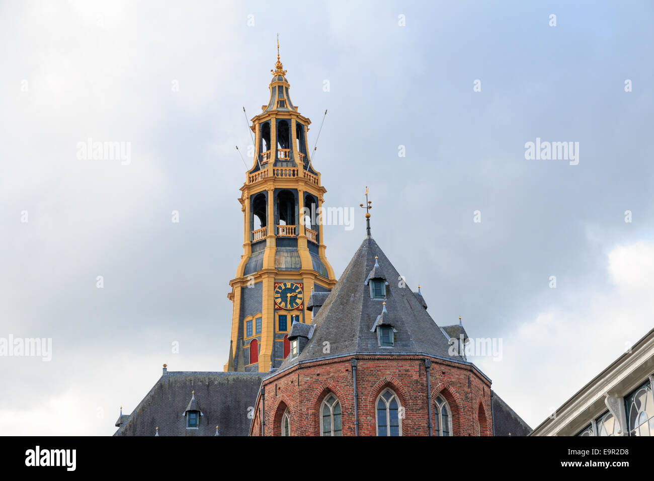 Il campanile della chiesa di Der Aa-kerk o A-kerk in Groningen, Paesi Bassi Foto Stock