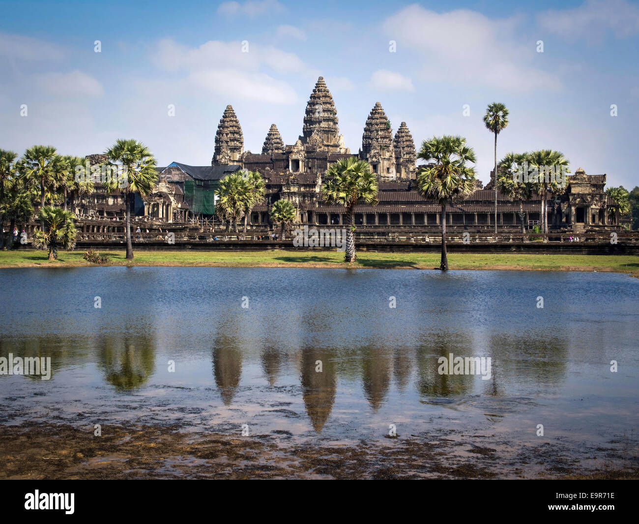 Angkor Wat, il più grande del mondo monumento religioso, vicino a Siem Reap, Cambogia. Foto Stock