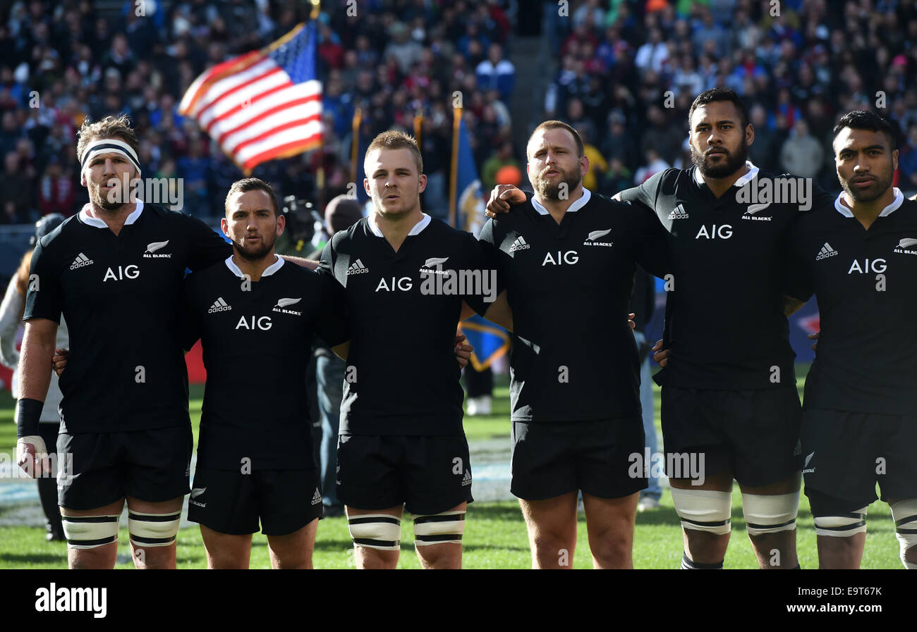 TUTTI I NERI SI ALLINEANO PER L'INNO NAZIONALE Nuova Zelanda contro  Argentina Rugby World Cup 2015 Picture Credit : © MARK PAIN / ALAMY Foto  stock - Alamy