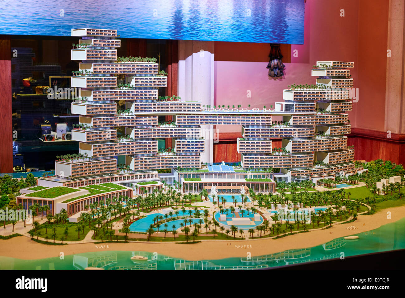 Modello nella lobby dell'Hotel che mostra il Royal Atlantis Resort e residenze le vendite di lancio inizia nel 2015 Foto Stock