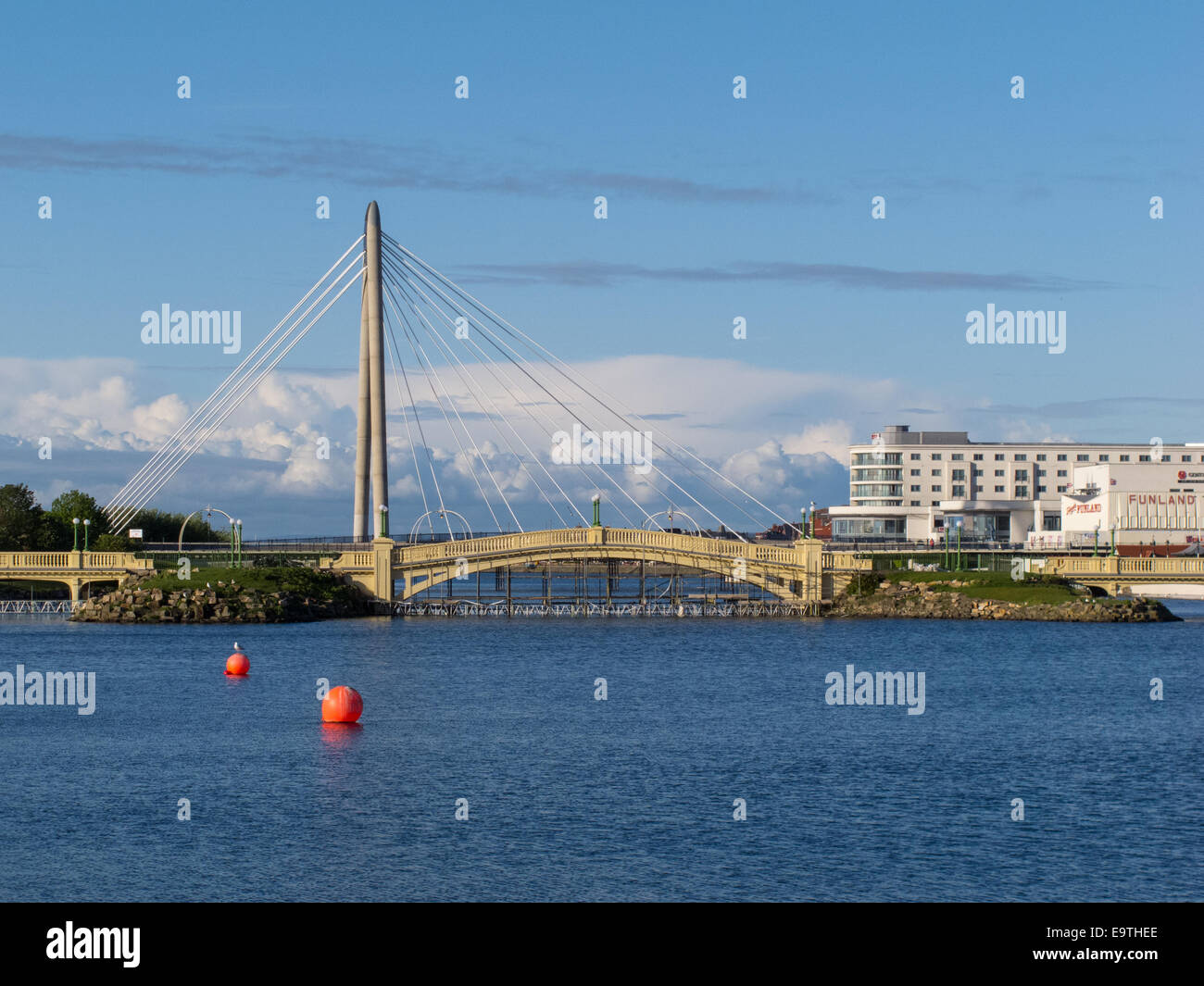 Marine Bay Bridge, Southport, Inghilterra, durante la fase di ripristino Foto Stock