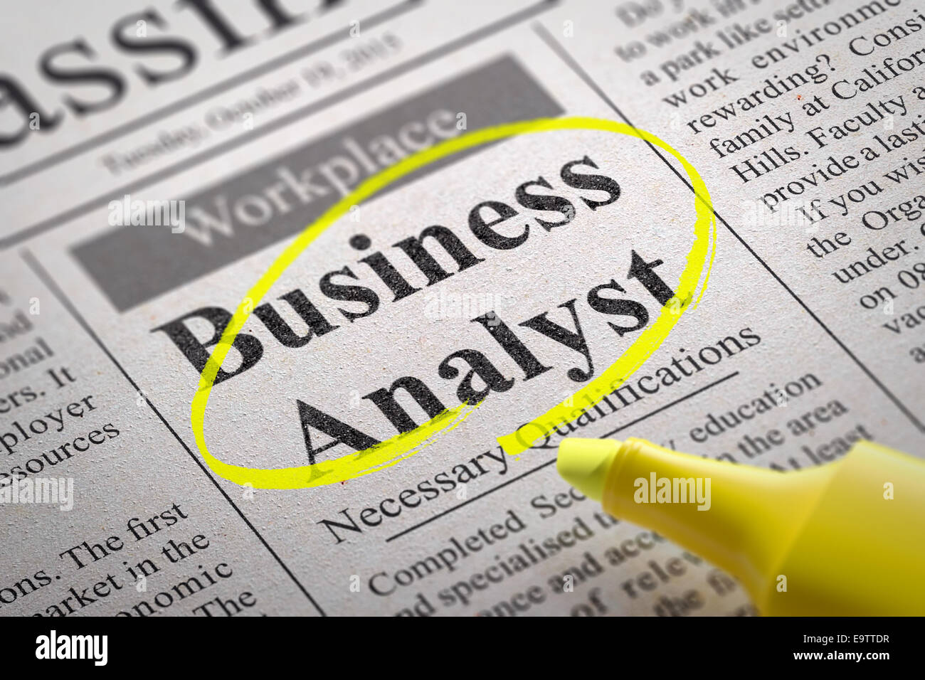 Business Analyst Vacancy nel giornale. Ricerca di lavoro concetto. Foto Stock
