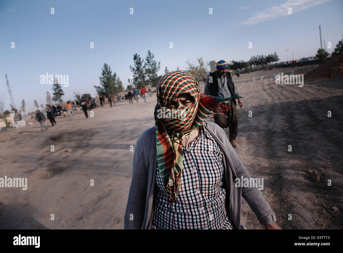 Un rifugiato curdo donna da Kobane dopo il funerale di un soldato curdo che morì nel Kobane assedio, Suruc, Turchia Foto Stock