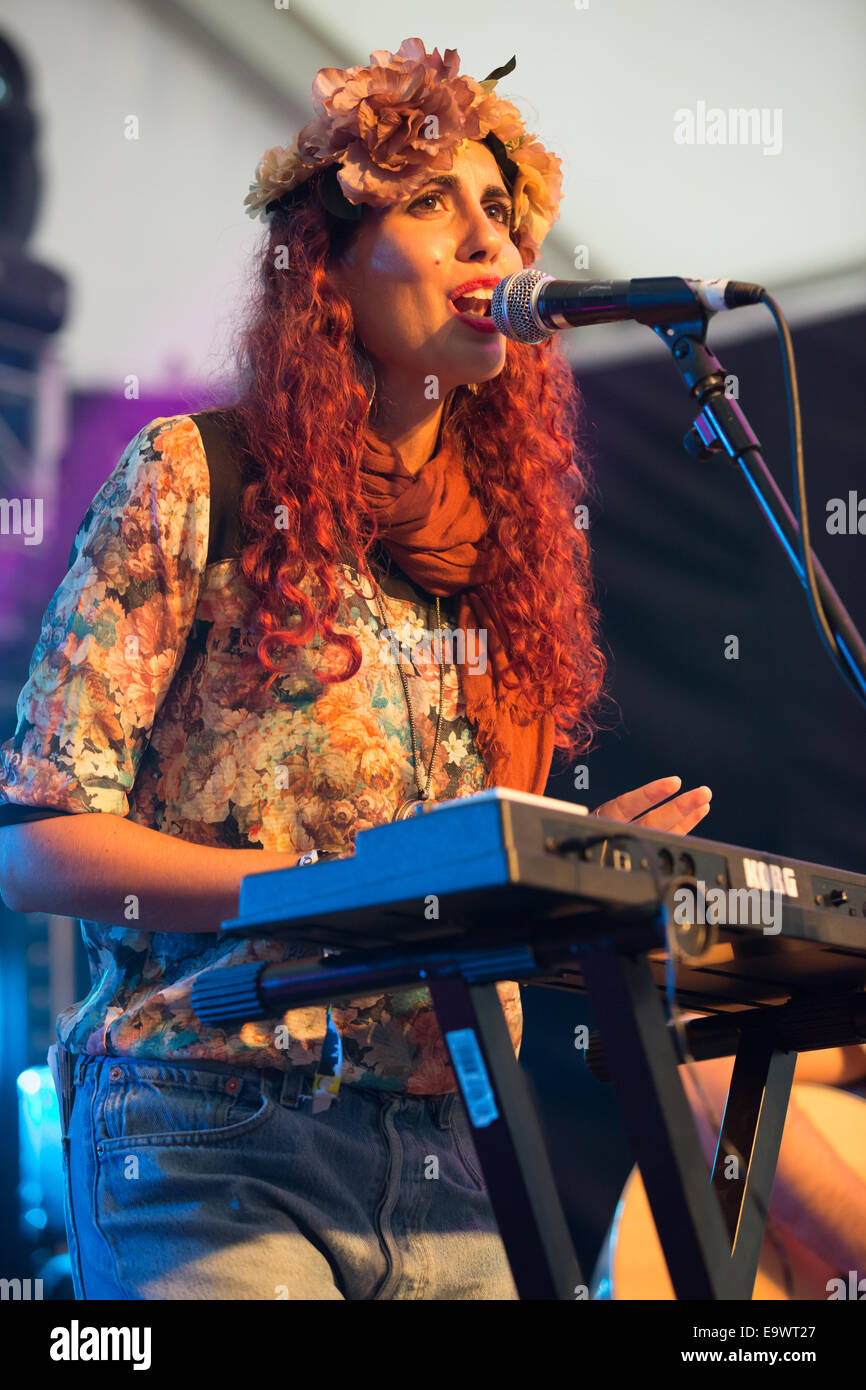 Cristina Malakhai, effettuando in corrispondenza di Looe Music Festival Foto Stock